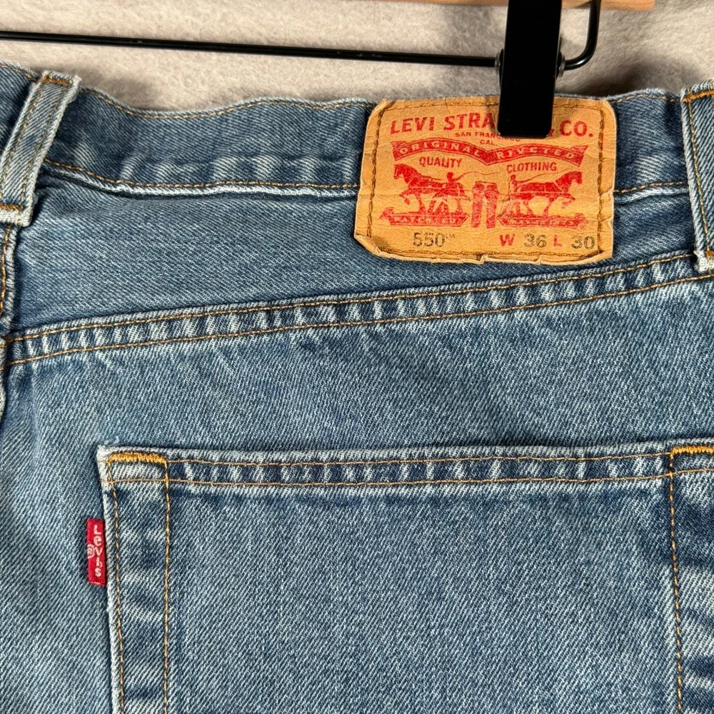 Levis 550 Relaxed Fit Mens Jeans 36x30 Medium Wash Blue Tapered Leg Denim